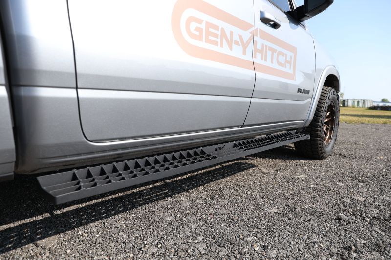 Chevrolet 2500 Running Boards - GEN-Y Hitch - Heavy-Duty - Black Powder Coat - `20-`25